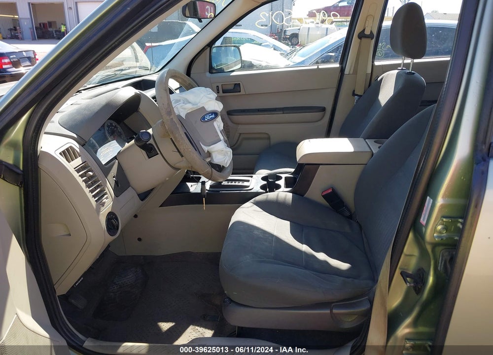 2008 ESCAPE FORD  XLS/XLS MANUAL VIN: 1FMCU02Z68KD23011