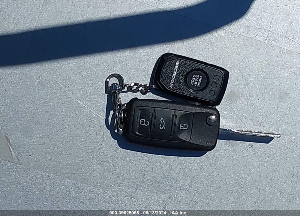 2015 VOLKSWAGEN TIGUAN S VIN: WVGBV7AX7FW501144