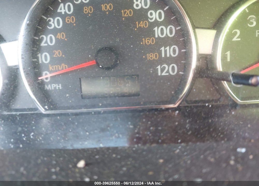 2005 SATURN ION 2 VIN: 1G8AJ52F05Z122015
