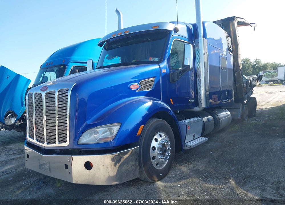 2015 PETERBILT 579 VIN: 1XPBDP9X0FD277852