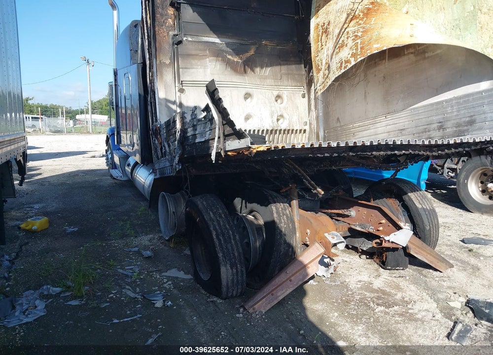 2015 PETERBILT 579 VIN: 1XPBDP9X0FD277852