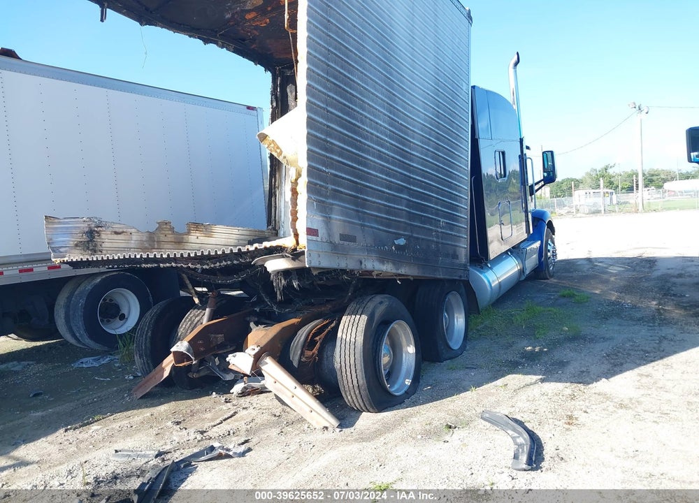 2015 PETERBILT 579 VIN: 1XPBDP9X0FD277852