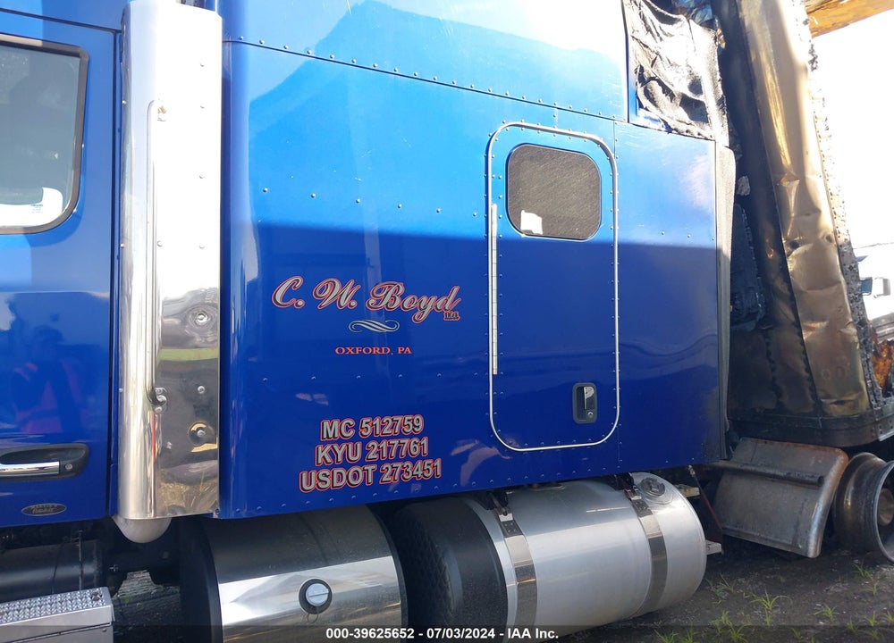 2015 PETERBILT 579 VIN: 1XPBDP9X0FD277852