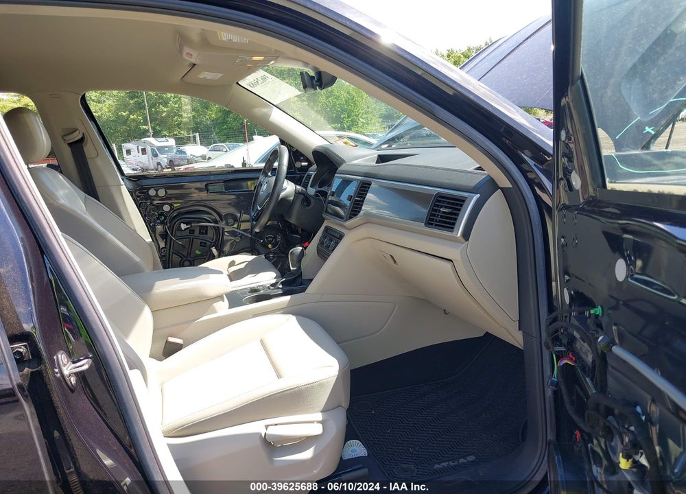 2018 VOLKSWAGEN ATLAS 3.6L V6 SE/3.6L V6 SE W/TECHNOLOGY VIN: 1V2LR2CA0JC555709