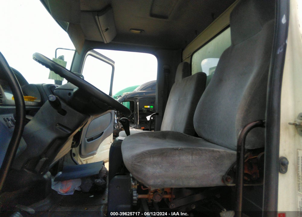 2006 HINO 268 VIN: 5PVNE8JT462S12007
