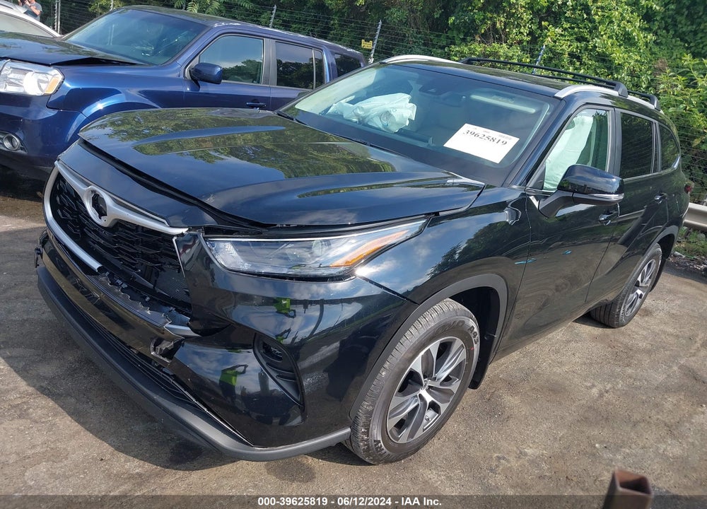 2024 TOYOTA HIGHLANDER XLE VIN: 5TDKDRBH1RS553335