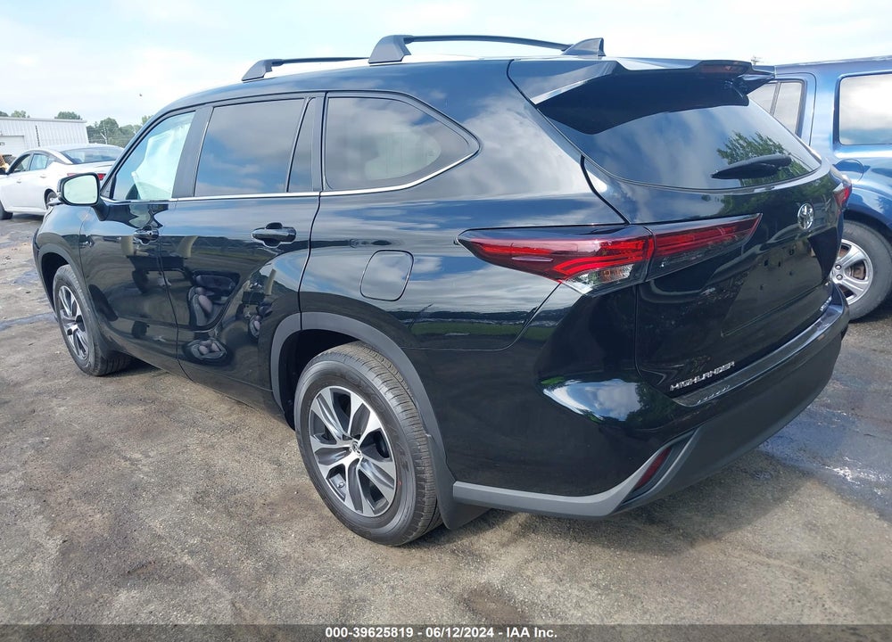 2024 TOYOTA HIGHLANDER XLE VIN: 5TDKDRBH1RS553335