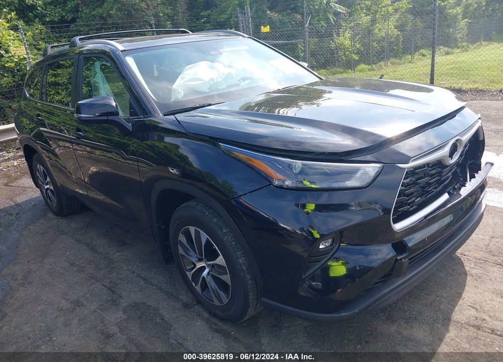 2024 TOYOTA HIGHLANDER XLE VIN: 5TDKDRBH1RS553335