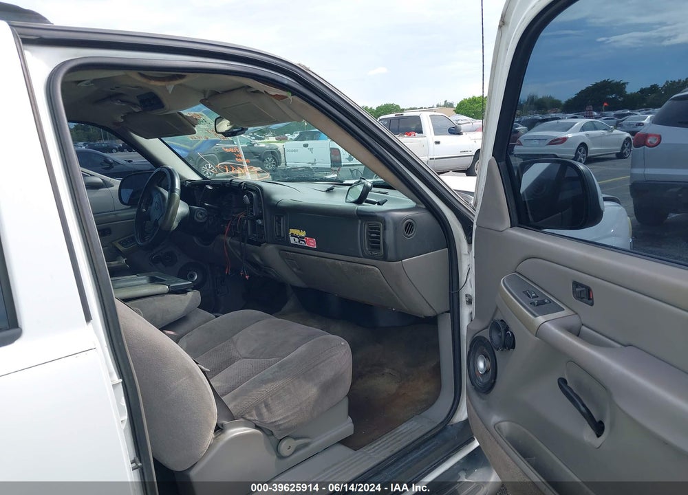 2004 CHEVROLET SUBURBAN 1500 LS VIN: 3GNEC16Z24G101333