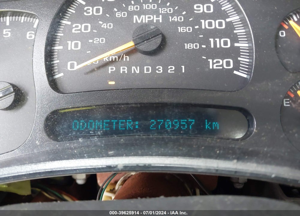 2004 CHEVROLET SUBURBAN 1500 LS VIN: 3GNEC16Z24G101333