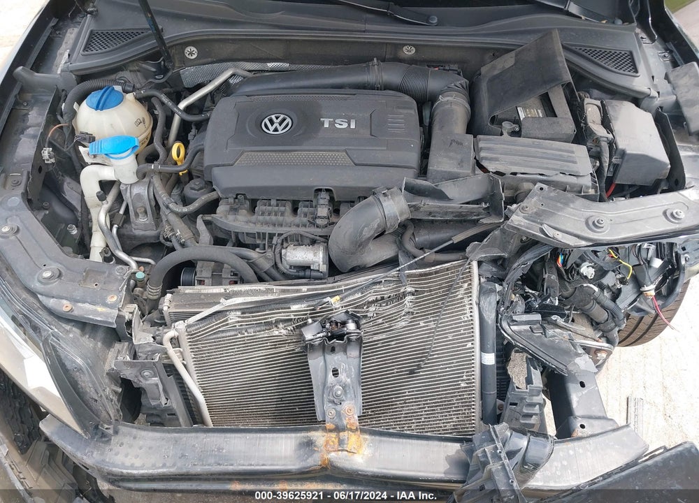 2015 VOLKSWAGEN PASSAT VIN: 1VWAT7A3XFC070946