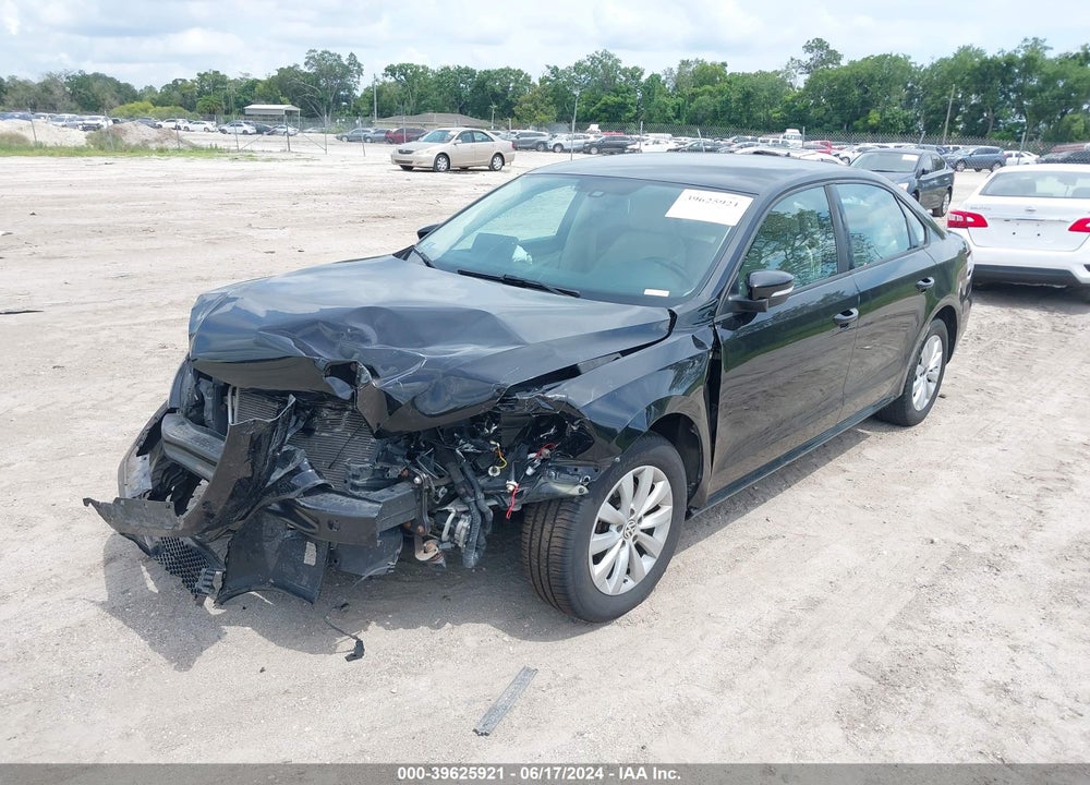 2015 VOLKSWAGEN PASSAT VIN: 1VWAT7A3XFC070946
