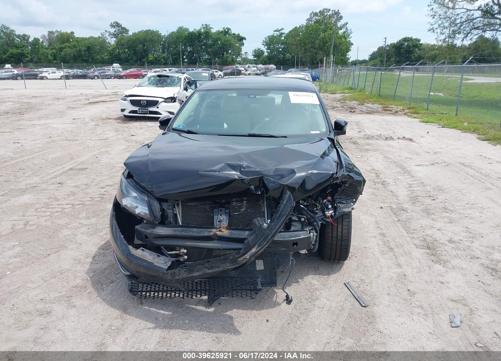 2015 VOLKSWAGEN PASSAT VIN: 1VWAT7A3XFC070946