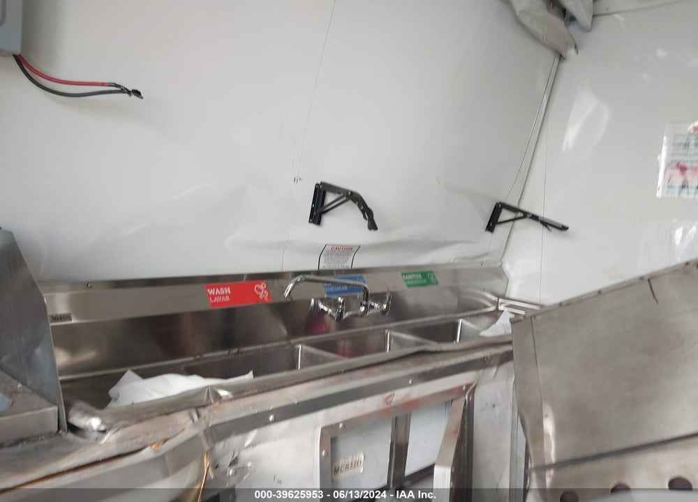 2021 TRAILER FREEDOM 16' ENCLOSED VIN: 5WKBE1624M1070670