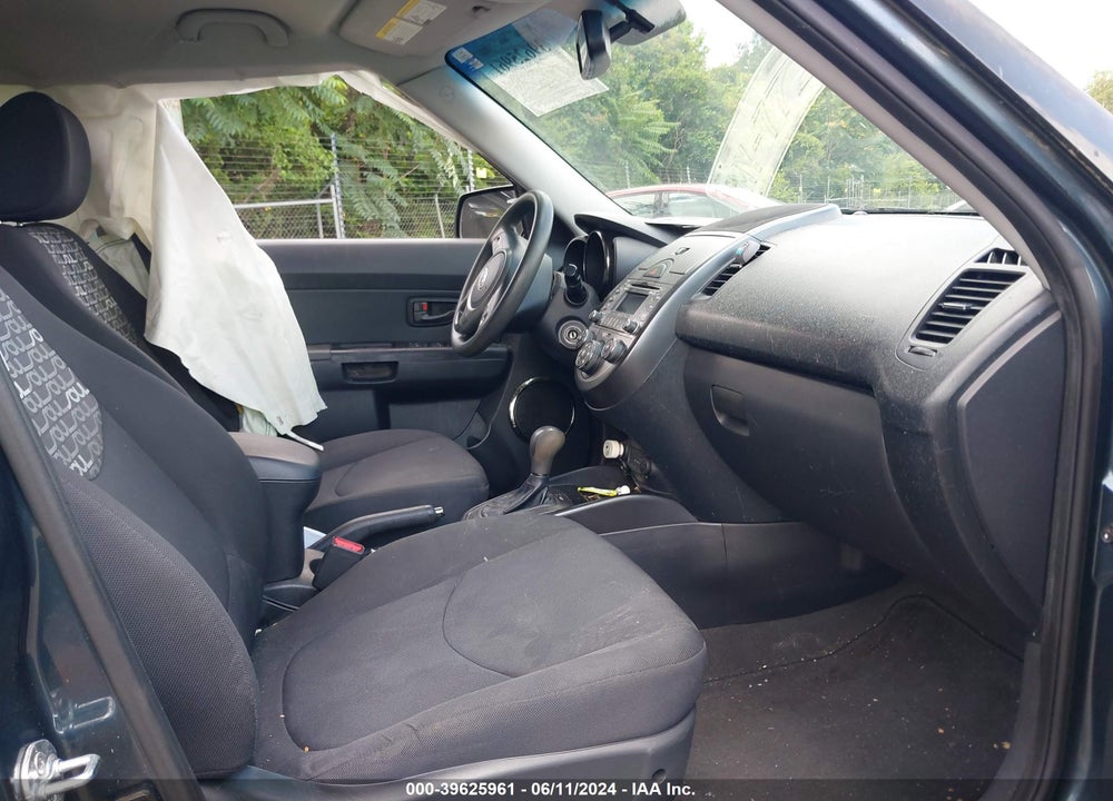 2011 KIA SOUL VIN: KNDJT2A24B7215267