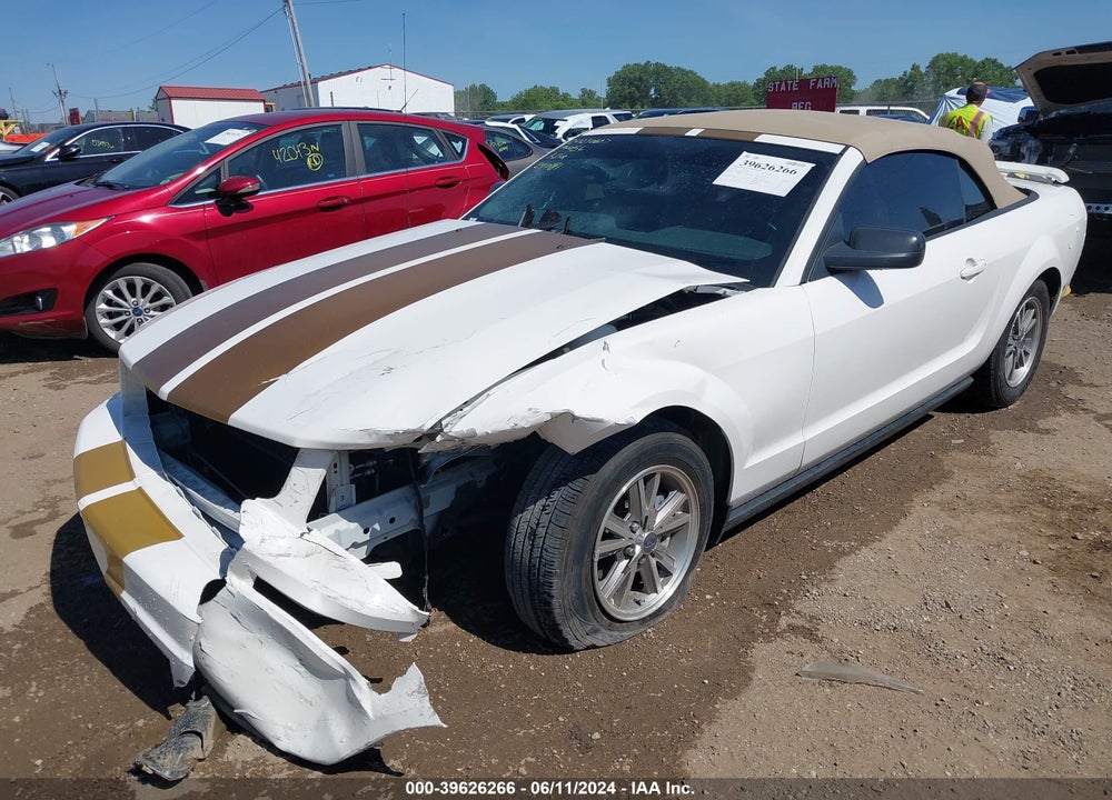 2005 FORD MUSTANG VIN: 1ZVFT84N455240181