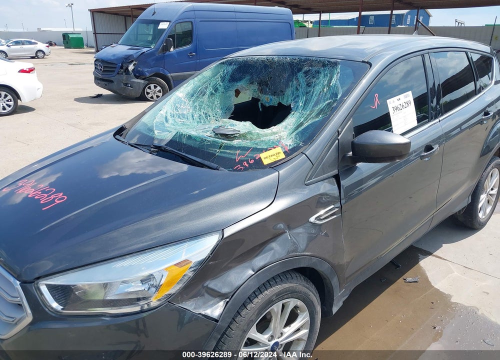 2019 FORD ESCAPE SE VIN: 1FMCU0GD1KUB57733