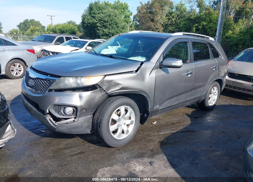 2011 KIA SORENTO LX VIN: 5XYKTCA11BG124736