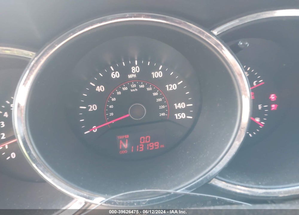 2011 KIA SORENTO LX VIN: 5XYKTCA11BG124736