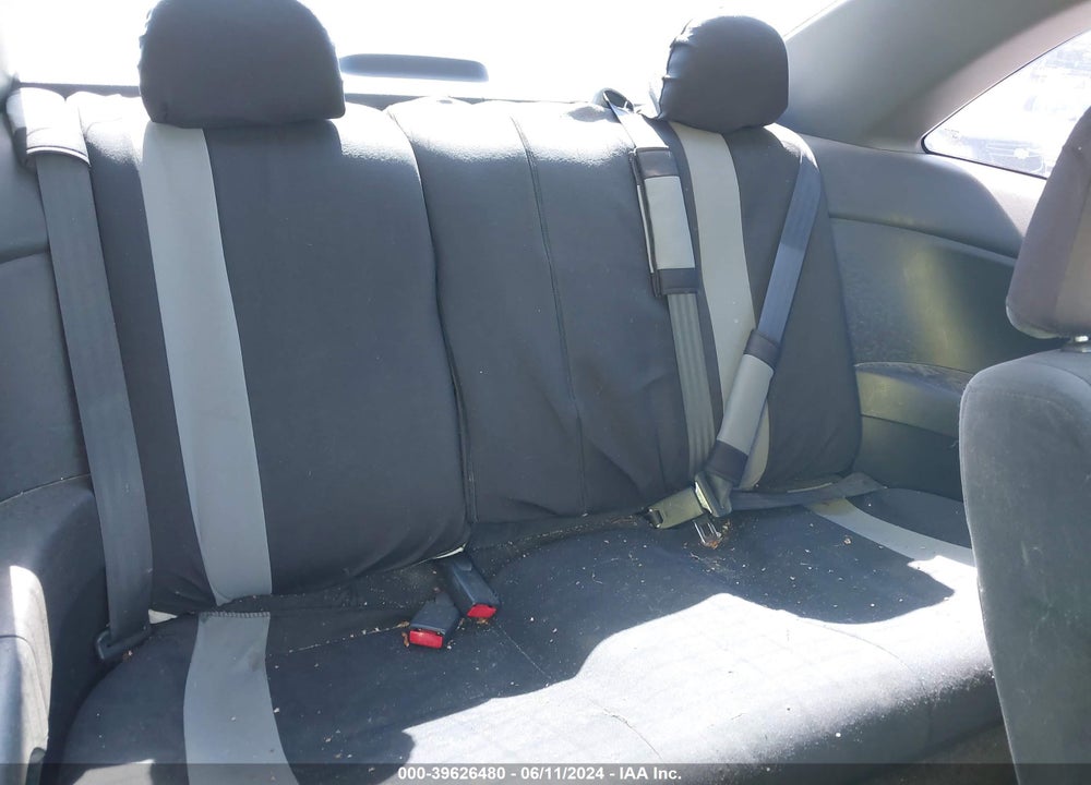2004 HONDA CIVIC LX VIN: 1HGEM22574L032495