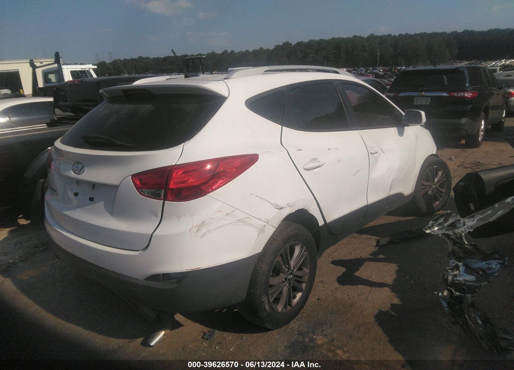2015 HYUNDAI TUCSON SE VIN: KM8JU3AG6FU054079