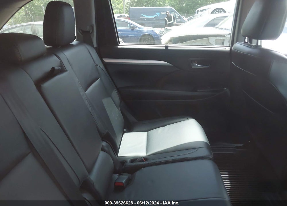 2018 TOYOTA HIGHLANDER XLE VIN: 5TDJZRFH6JS864240