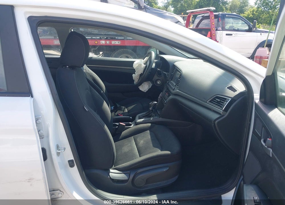 2018 HYUNDAI ELANTRA SEL VIN: 5NPD84LF1JH265886