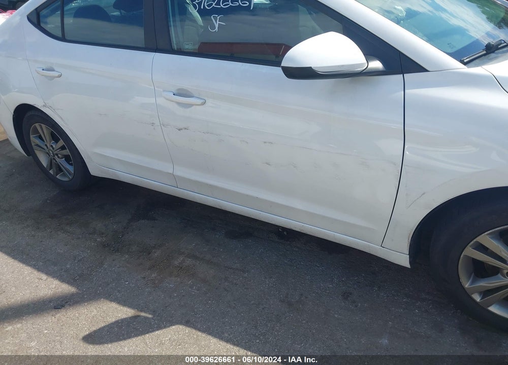2018 HYUNDAI ELANTRA SEL VIN: 5NPD84LF1JH265886