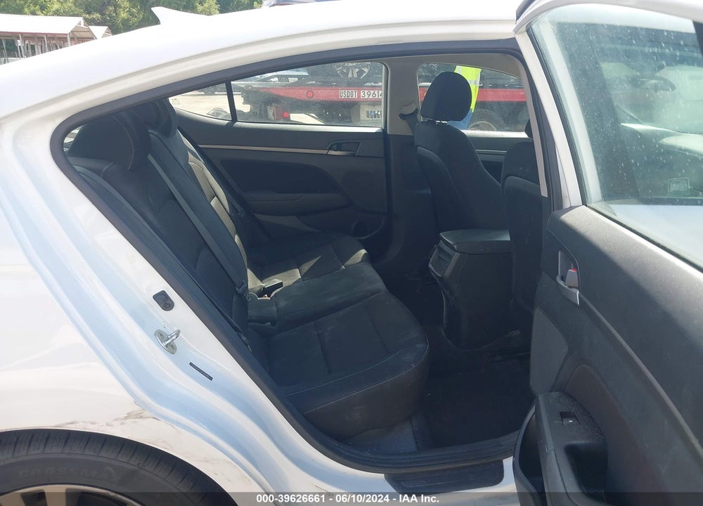 2018 HYUNDAI ELANTRA SEL VIN: 5NPD84LF1JH265886