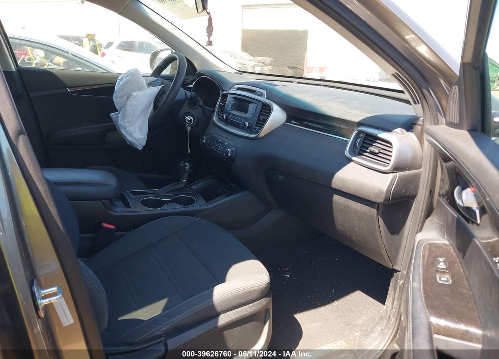 2017 KIA SORENTO 2.4L L VIN: 5XYPG4A34HG200640