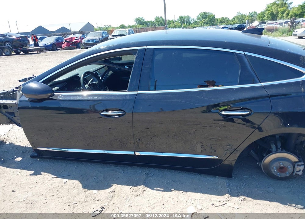 2017 BUICK LACROSSE ESSENCE VIN: 1G4ZP5SS7HU186845
