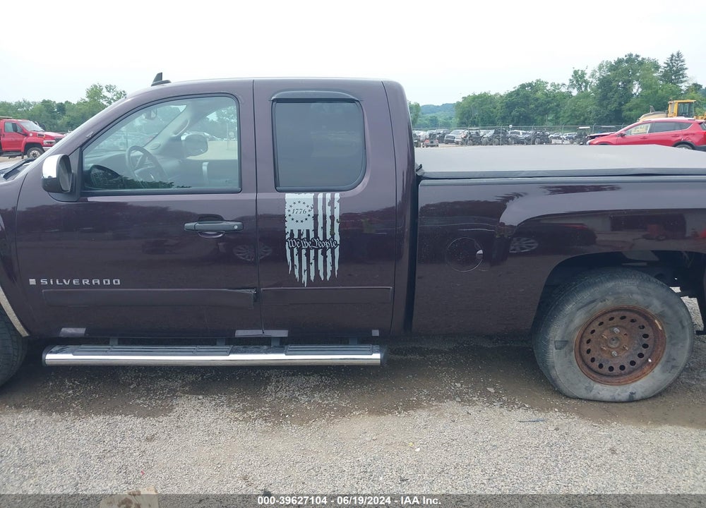 2008 CHEVROLET SILVERADO 1500 LT1 VIN: 2GCEK19J381138441