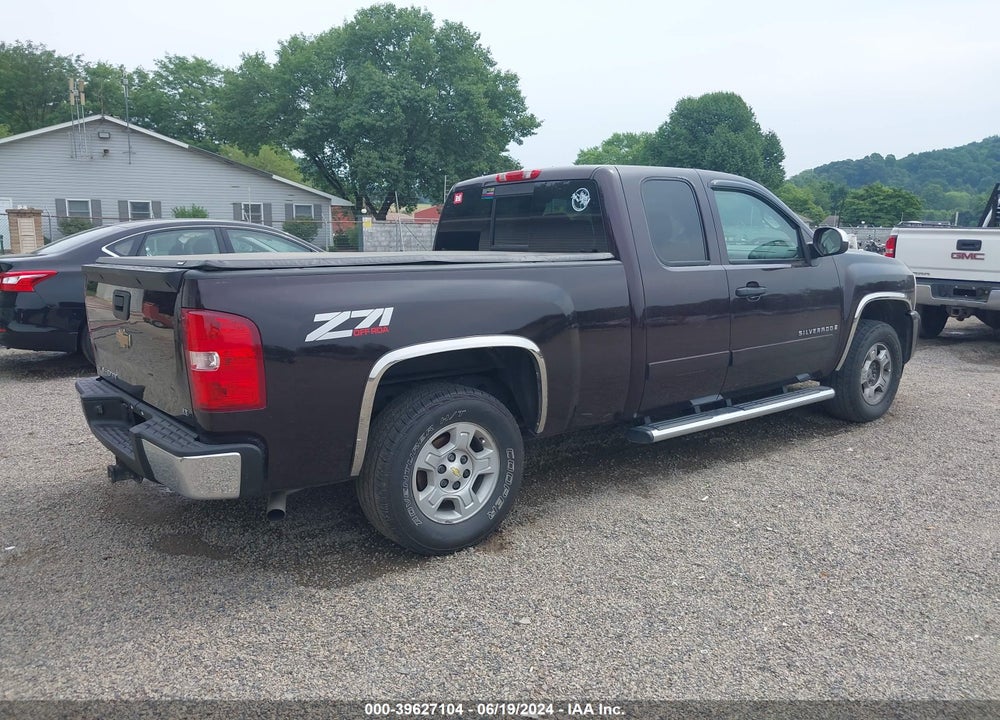 2008 CHEVROLET SILVERADO 1500 LT1 VIN: 2GCEK19J381138441