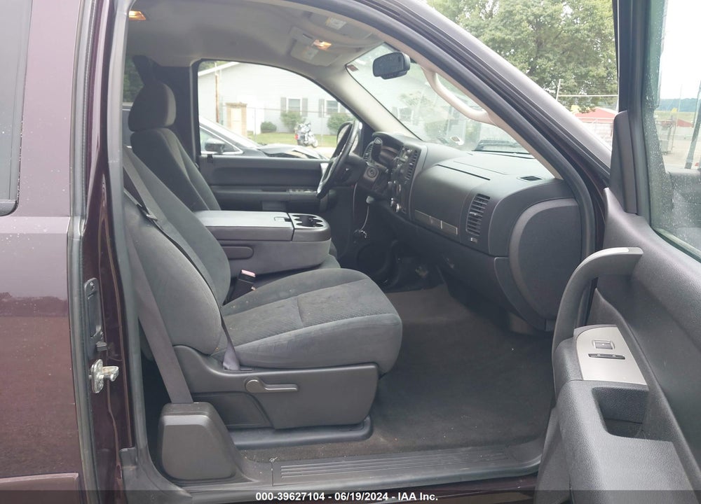 2008 CHEVROLET SILVERADO 1500 LT1 VIN: 2GCEK19J381138441