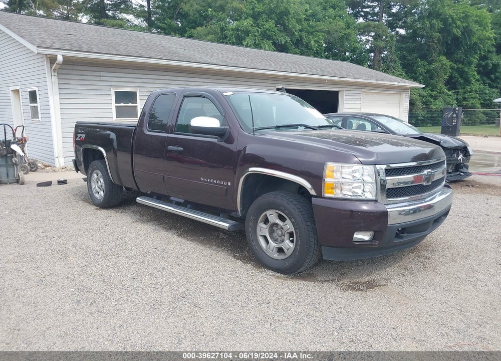 2008 CHEVROLET SILVERADO 1500 LT1 VIN: 2GCEK19J381138441