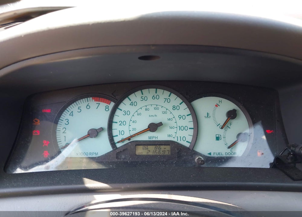 2004 TOYOTA COROLLA LE VIN: 2T1BR32E14C285652