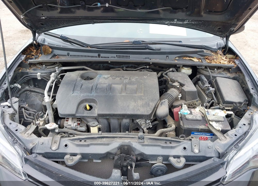 2018 TOYOTA COROLLA LE VIN: 5YFBURHE1JP753657