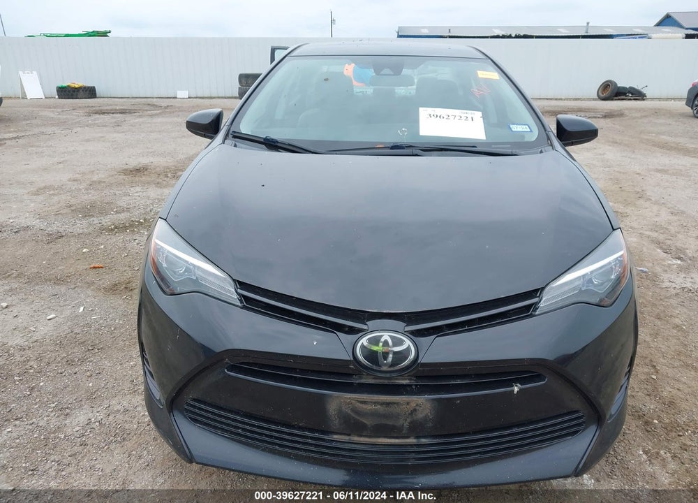 2018 TOYOTA COROLLA LE VIN: 5YFBURHE1JP753657