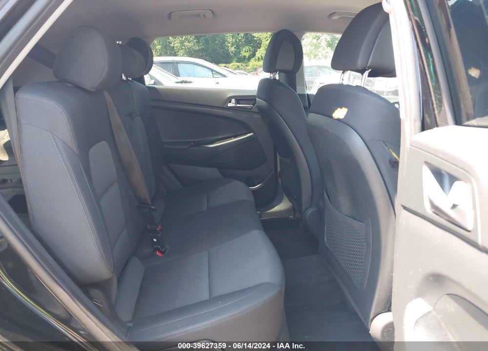 2018 HYUNDAI TUCSON SE VIN: KM8J2CA42JU639438