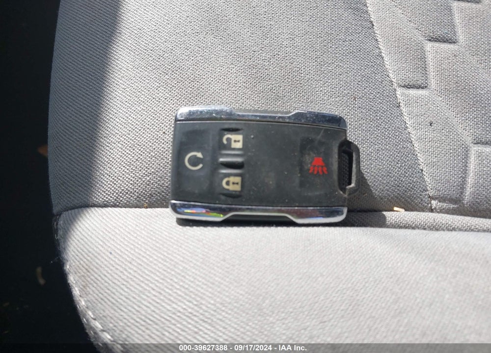 2018 CHEVROLET EQUINOX LS VIN: 2GNAXREV5J6325039