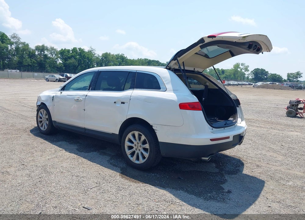 2013 LINCOLN MKT VIN: 2LMHJ5FK1DBL57018