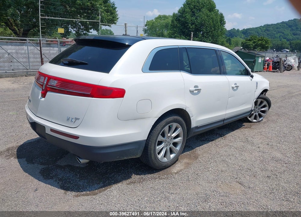 2013 LINCOLN MKT VIN: 2LMHJ5FK1DBL57018