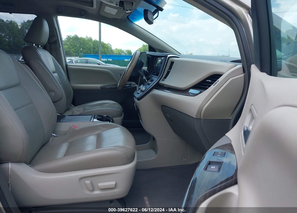 2015 TOYOTA SIENNA XLE 8 PASSENGER VIN: 5TDYK3DCXFS661429