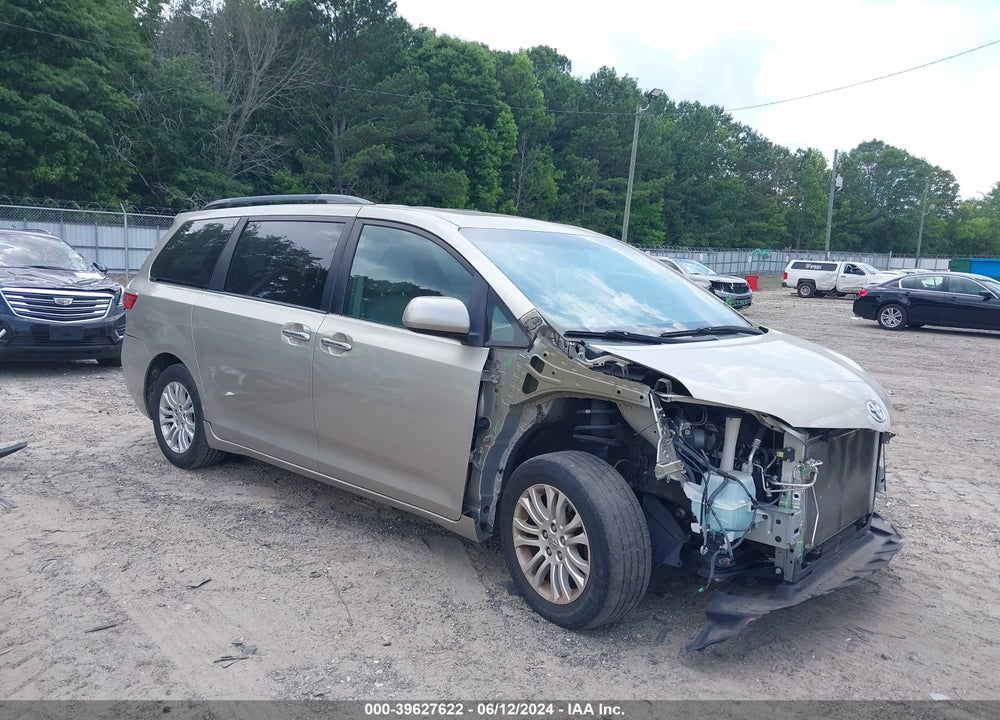2015 TOYOTA SIENNA XLE 8 PASSENGER VIN: 5TDYK3DCXFS661429