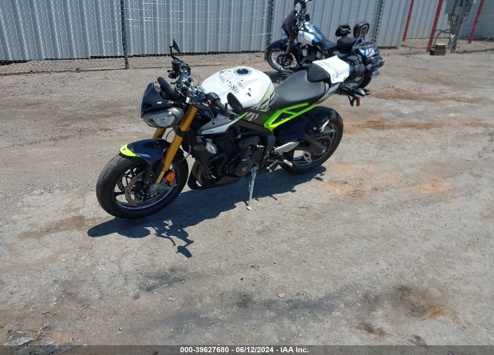 2024 TRIUMPH MOTORCYCLE STREET TRIPLE 765 MOTO2 EDITION VIN: SMTA624K5RTBL5257