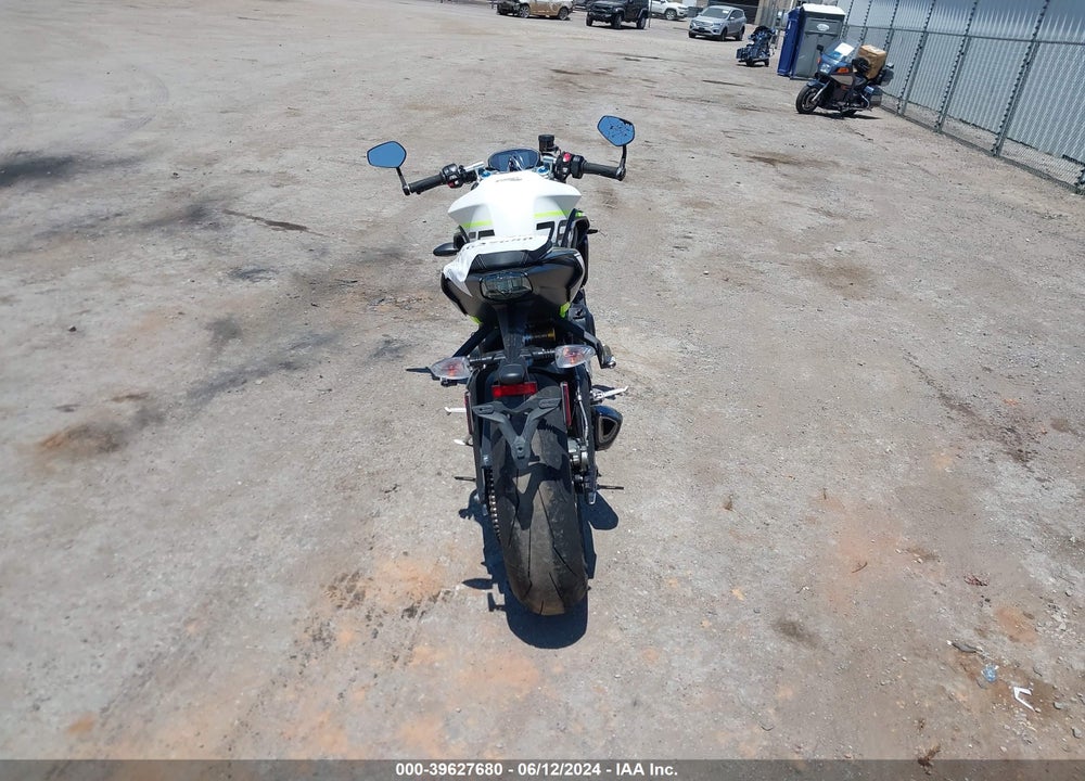 2024 TRIUMPH MOTORCYCLE STREET TRIPLE 765 MOTO2 EDITION VIN: SMTA624K5RTBL5257