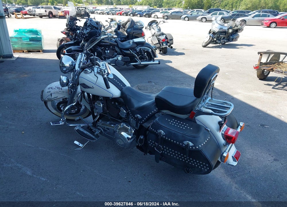 2012 HARLEY-DAVIDSON FLSTC HERITAGE SOFTAIL CLASSIC VIN: 1HD1BWV1XCB014692