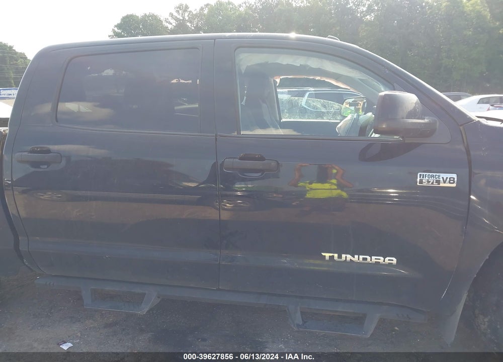 2018 TOYOTA TUNDRA SR5 5.7L V8 VIN: 5TFDW5F12JX757097