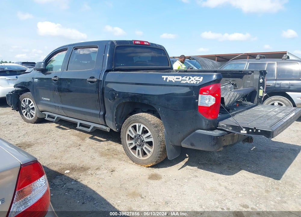 2018 TOYOTA TUNDRA SR5 5.7L V8 VIN: 5TFDW5F12JX757097