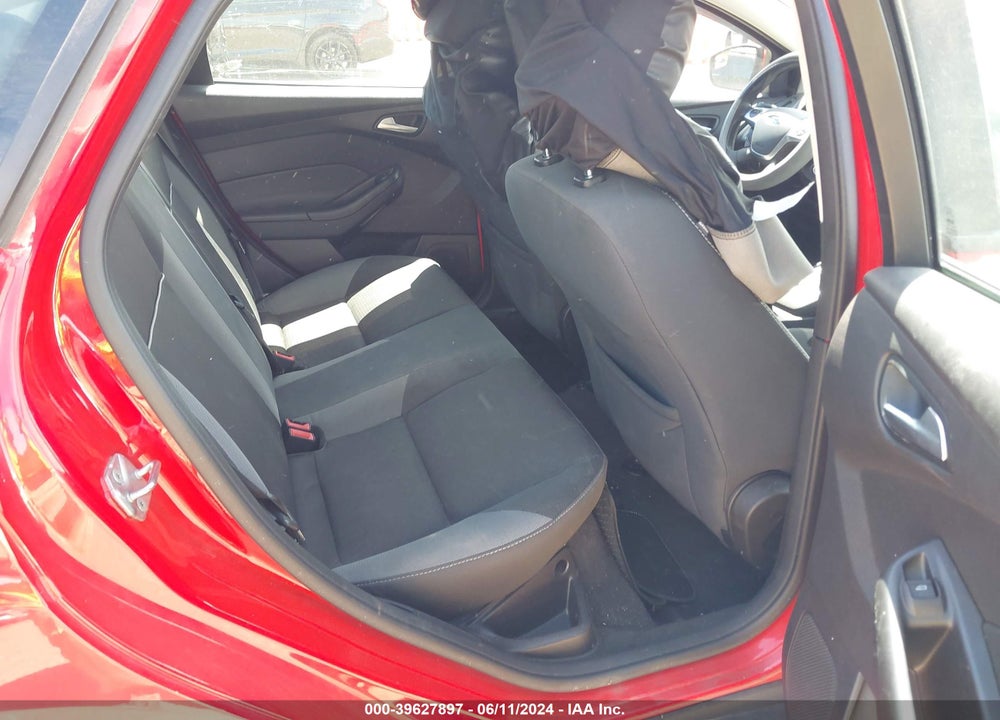 2014 FORD FOCUS SE VIN: 1FADP3F27EL221582